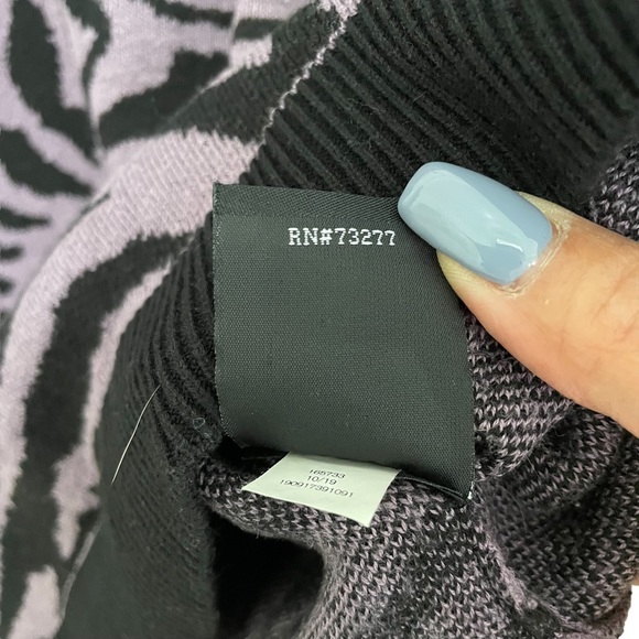 Rock & Republic Keyhole Sweater - Size S - Picture 8 of 10